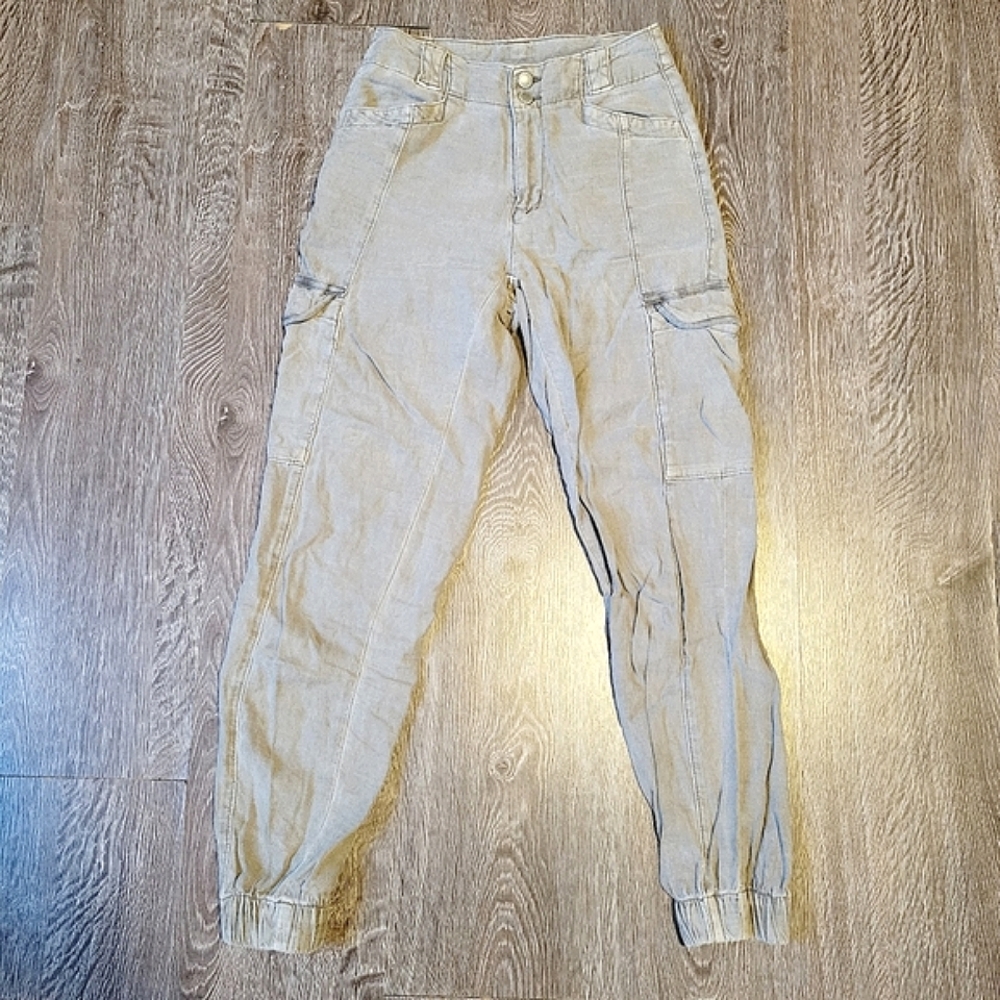 American Eagle Khakis Green Joggers size 000 Regular